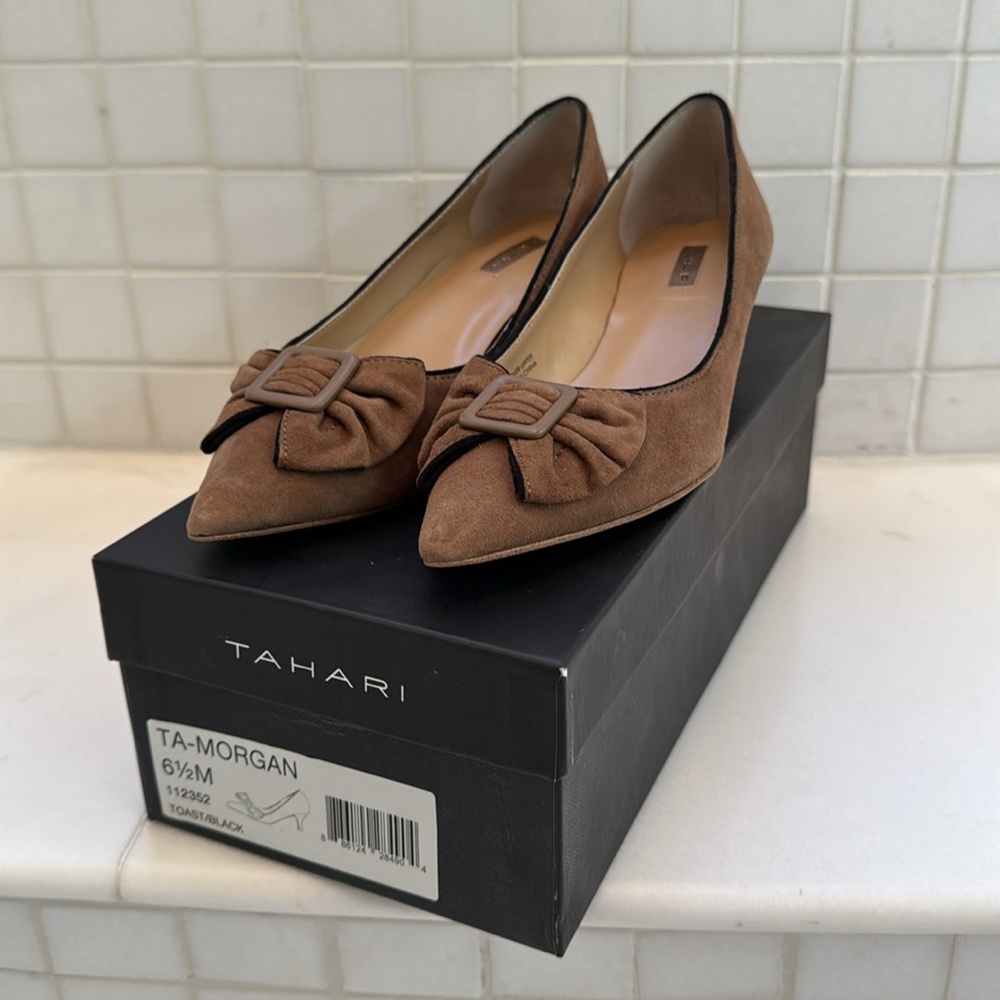 Tahari Brown Suede Heels with Bow Accent, 6 1/2 - Picture 8 of 9
